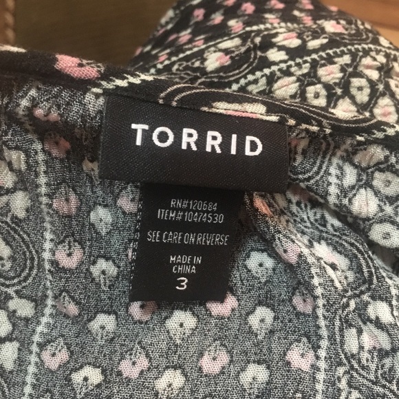 Torrid Blouse Size 3 - Picture 5 of 6